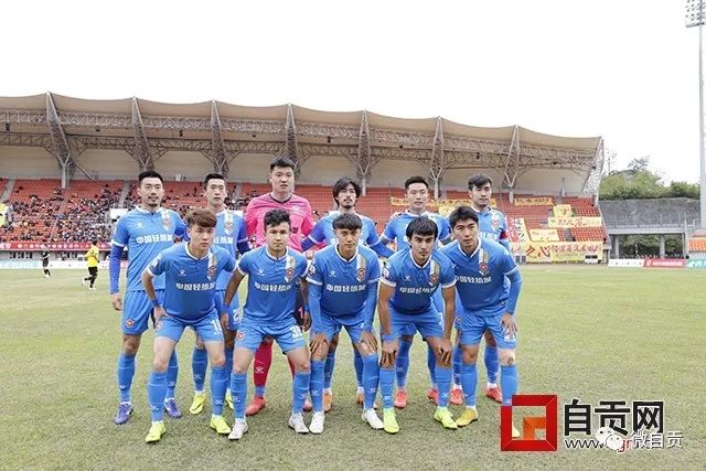 冲劲十足！李弘权反击接球 硬刚防守滞空上篮打成2+1